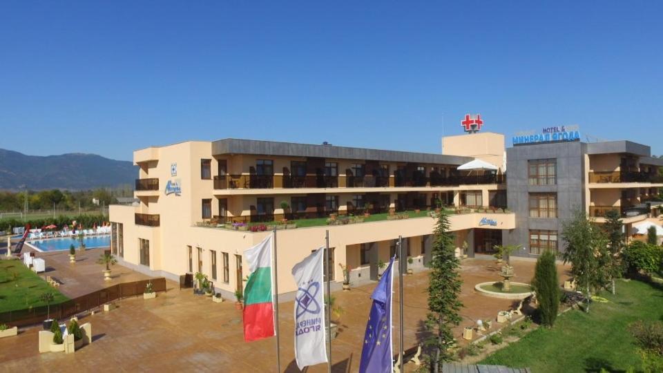 Balneo And Spa Complex Mineral Yagoda Exterior photo