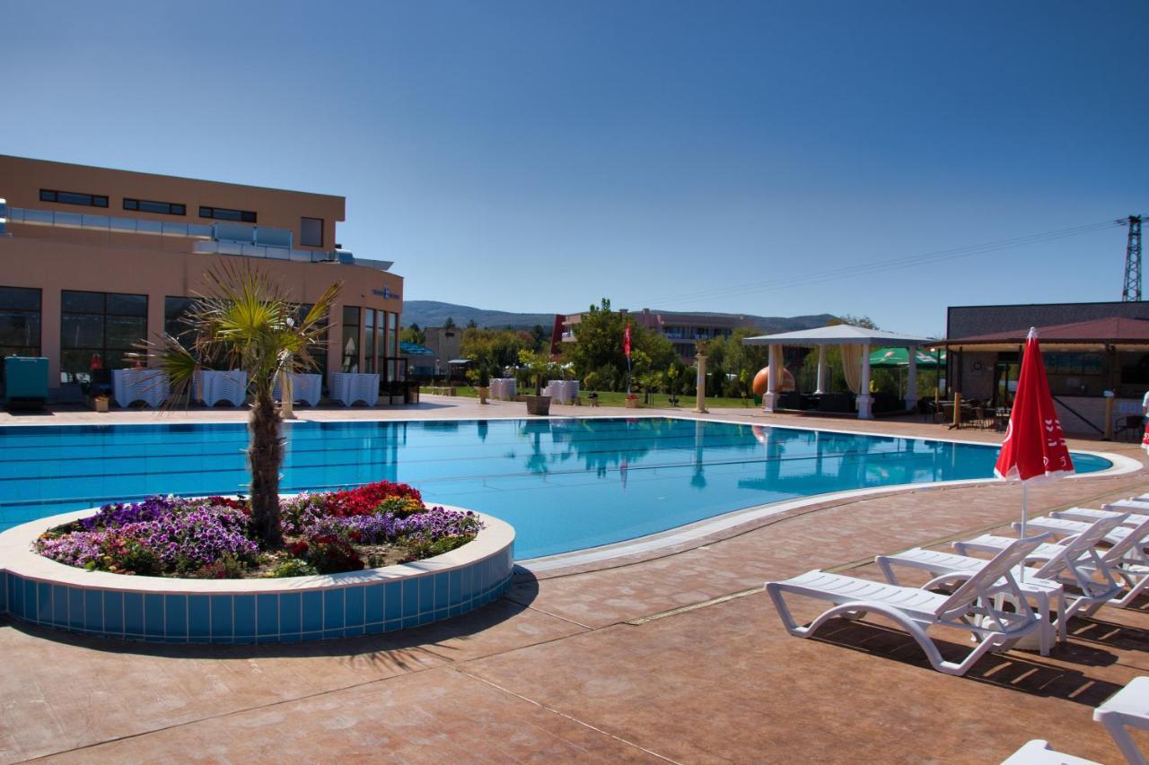 Balneo And Spa Complex Mineral Yagoda Exterior photo